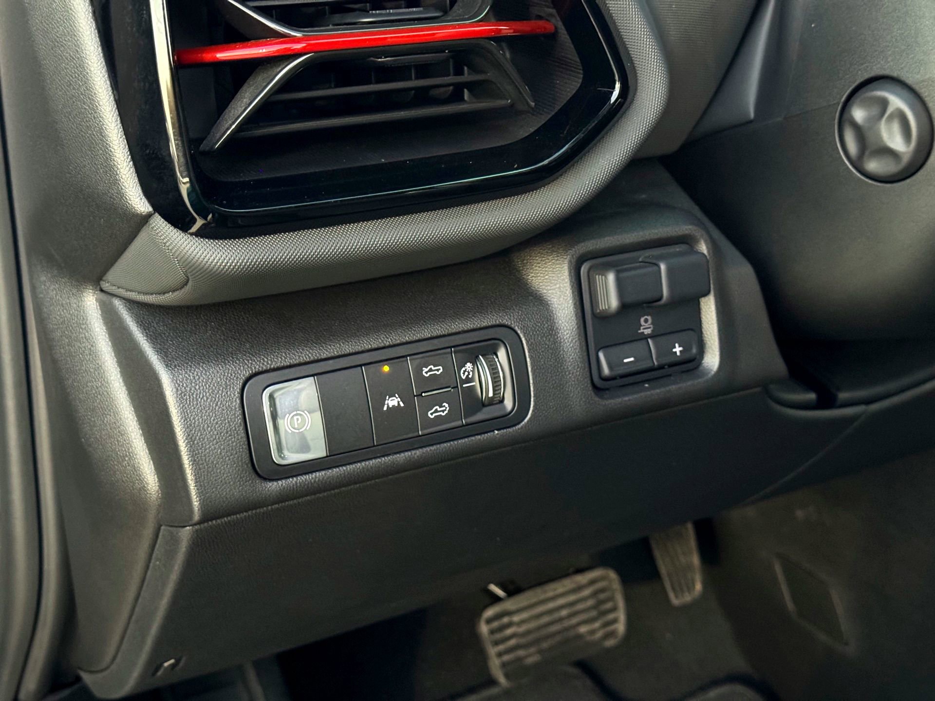 Used 2026 Chevrolet Silverado EV Trail Boss w/ Premium Package image 21