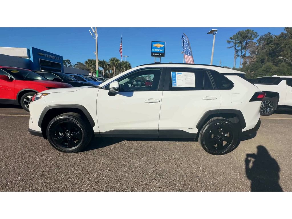 Used 2025 Toyota RAV4 XLE image 5