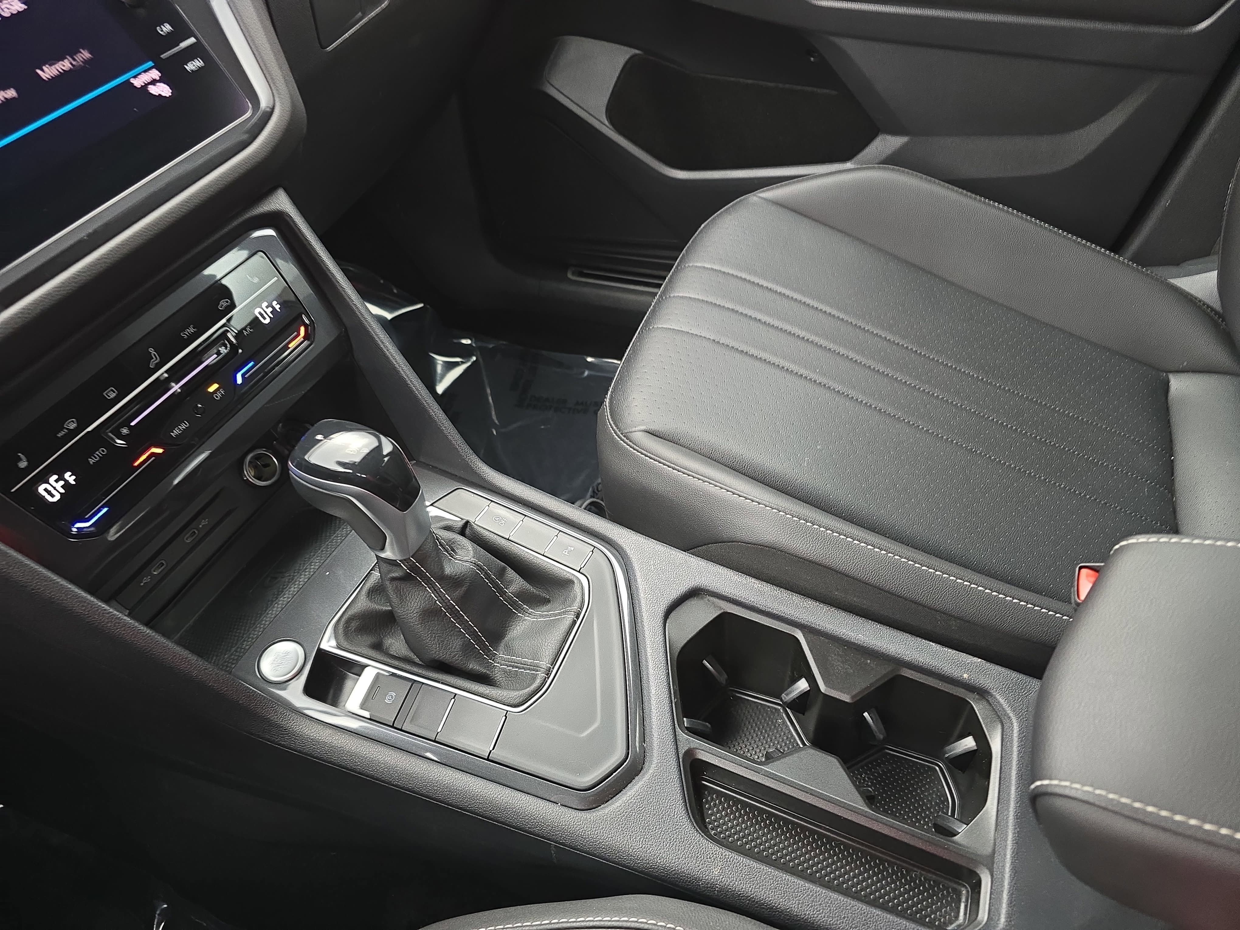 Certified 2022 Volkswagen Tiguan SE R-Line FWD image 26