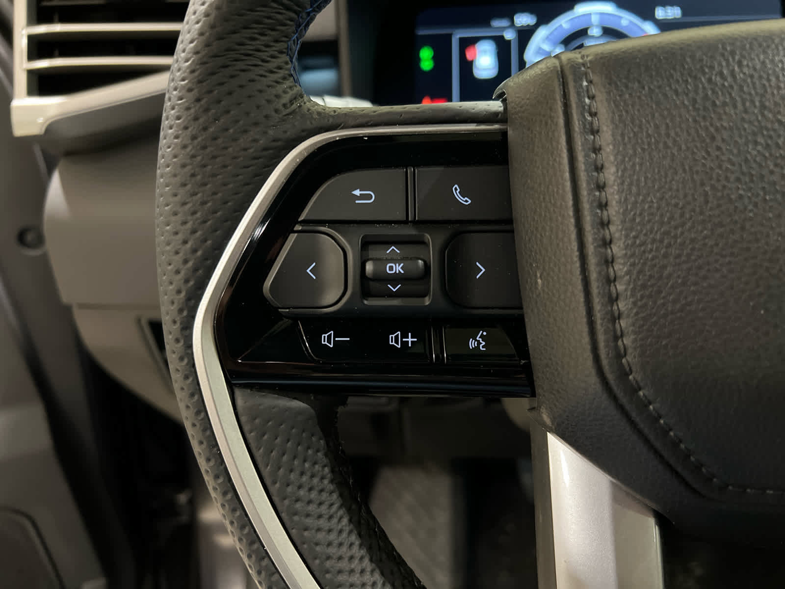 Used 2025 Toyota Sequoia Platinum image 18