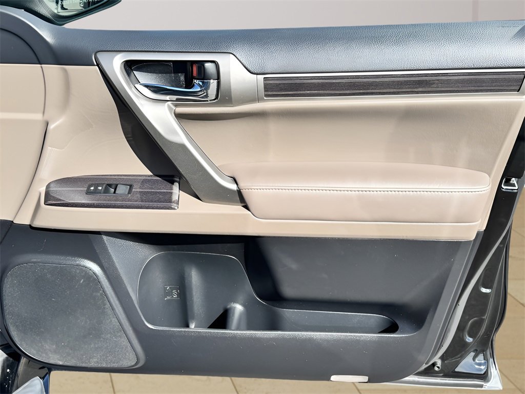 Used 2020 Lexus GX 460 Premium image 32