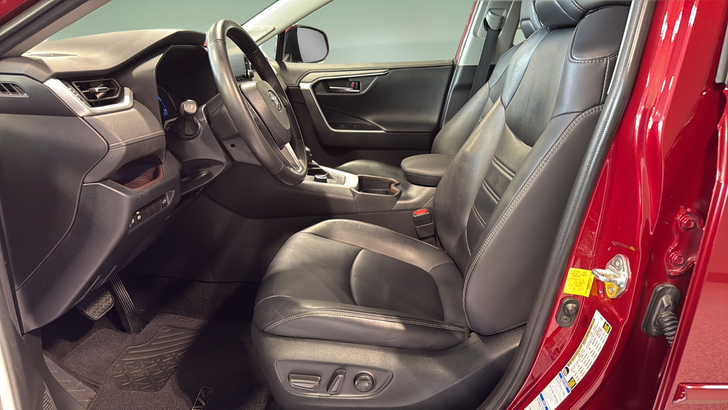 Used 2020 Toyota RAV4 Limited w/ Carpet Mat Package AWD/4WD image 12
