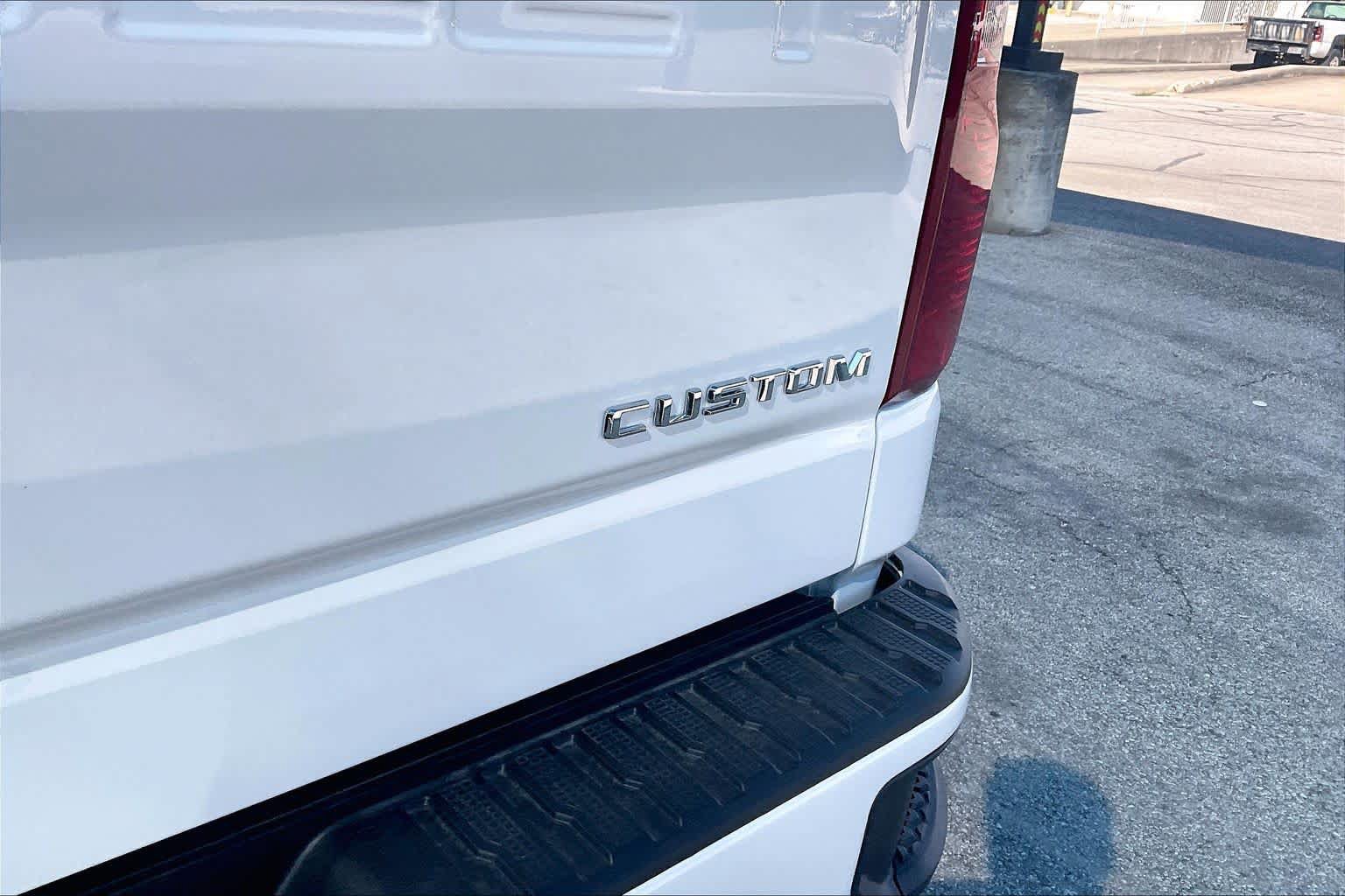 New 2026 Chevrolet Silverado 1500 Custom AWD/4WD image 15