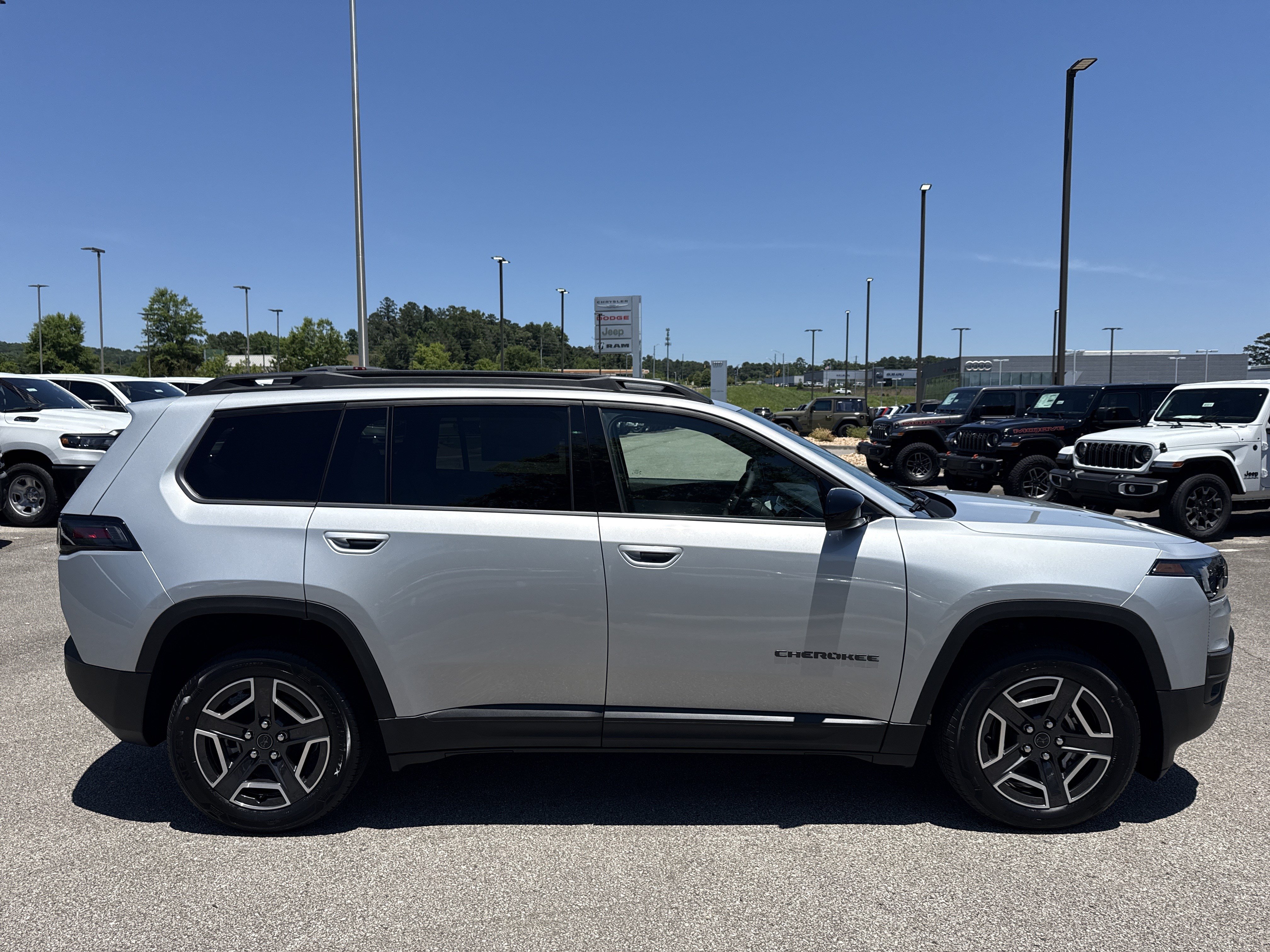 New 2026 Jeep Cherokee Laredo AWD/4WD image 8