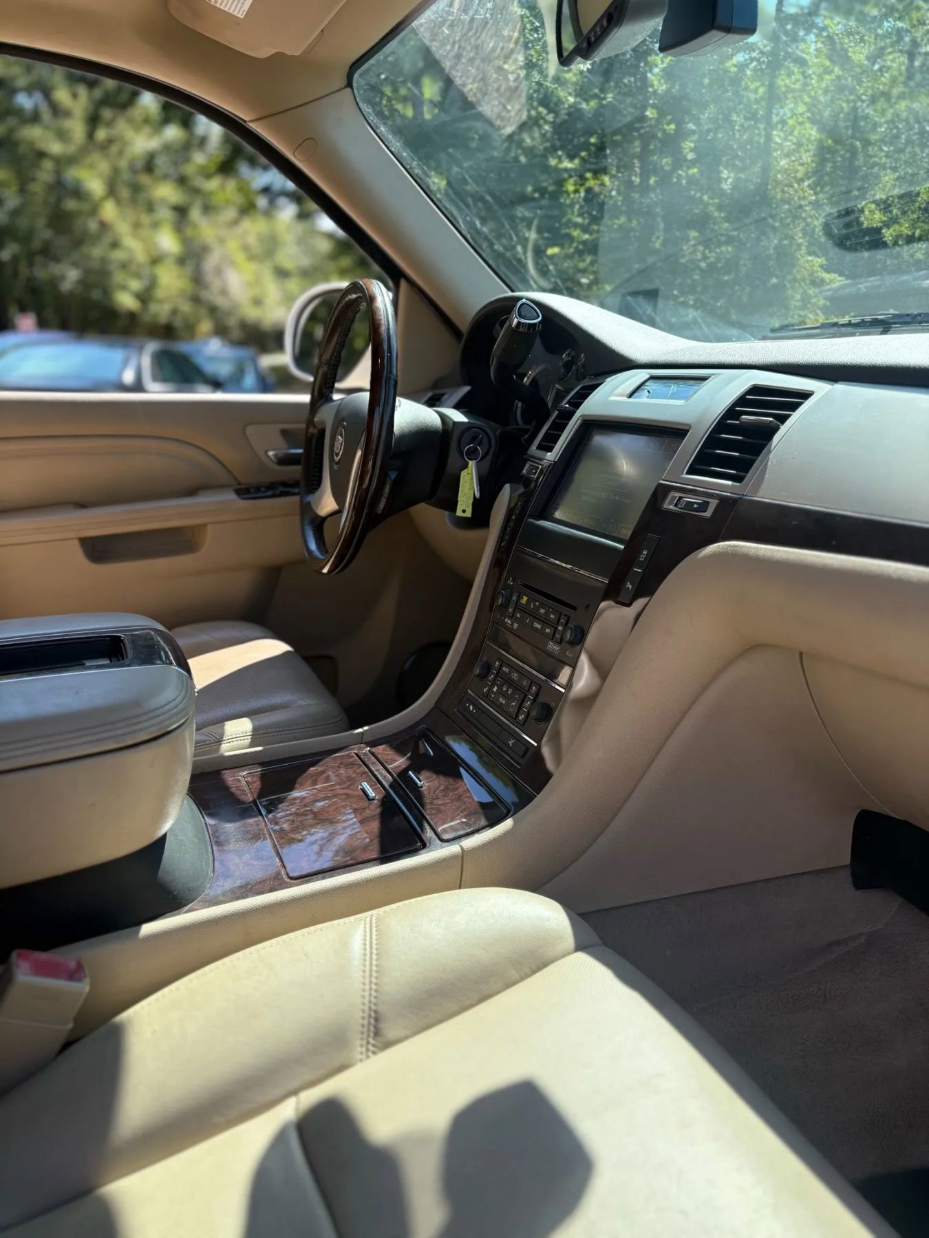 Used 2013 Cadillac Escalade ESV Premium image 19