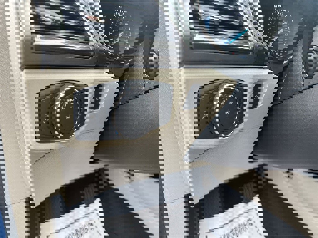 Used 2019 Ford Fusion SEL image 33