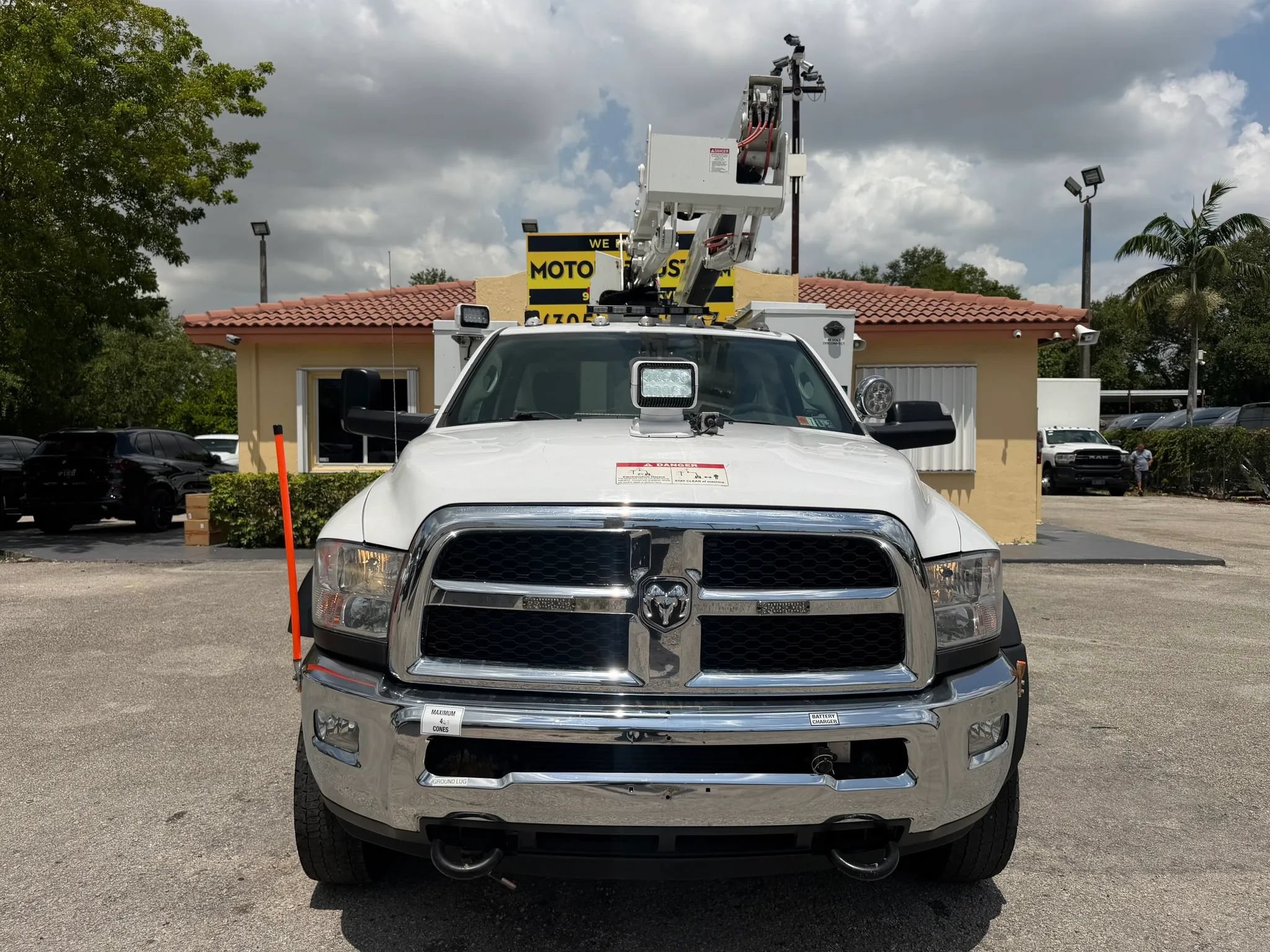 Used 2017 RAM 5500 SLT w/ Quick Order Package 29G SLT AWD/4WD image 7