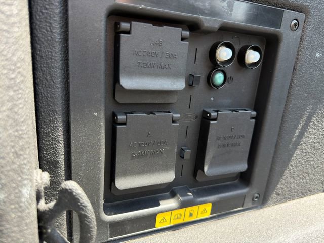 Used 2022 Ford F150 Lightning Platinum AWD/4WD image 11