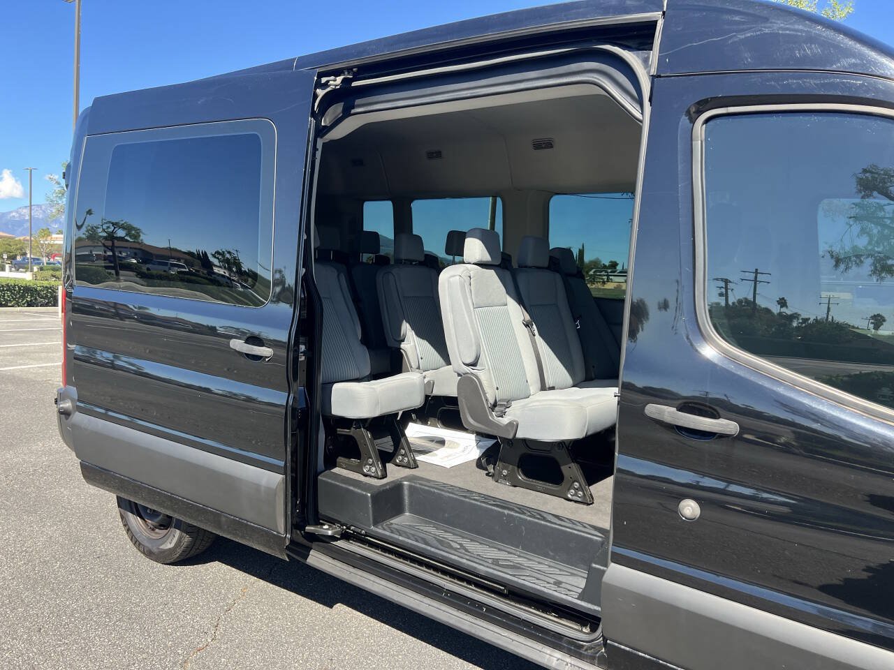 Used 2019 Ford Transit 350 XLT RWD image 2