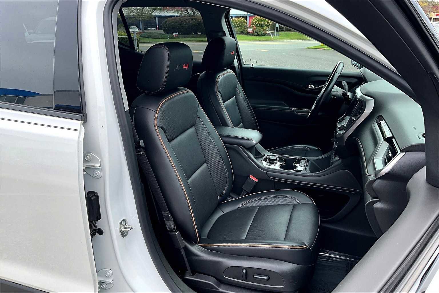 Certified 2022 GMC Acadia AT4 image 8