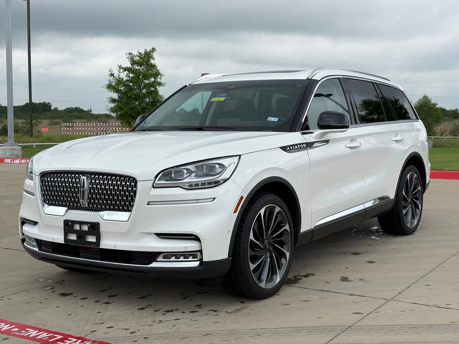 Used 2022 Lincoln Aviator Reserve w/ Equipment Group 201A AWD/4WD image 3