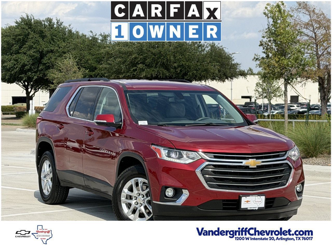 Used 2019 Chevrolet Traverse LT FWD image 2