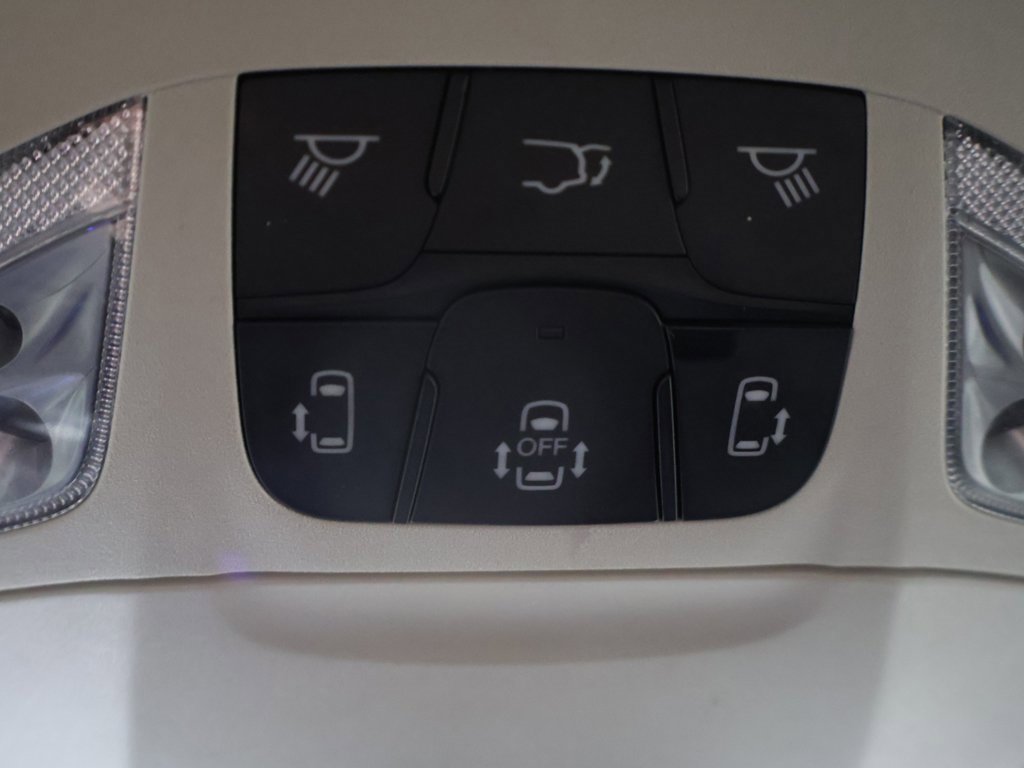 Used 2022 Chrysler Pacifica Touring-L image 47