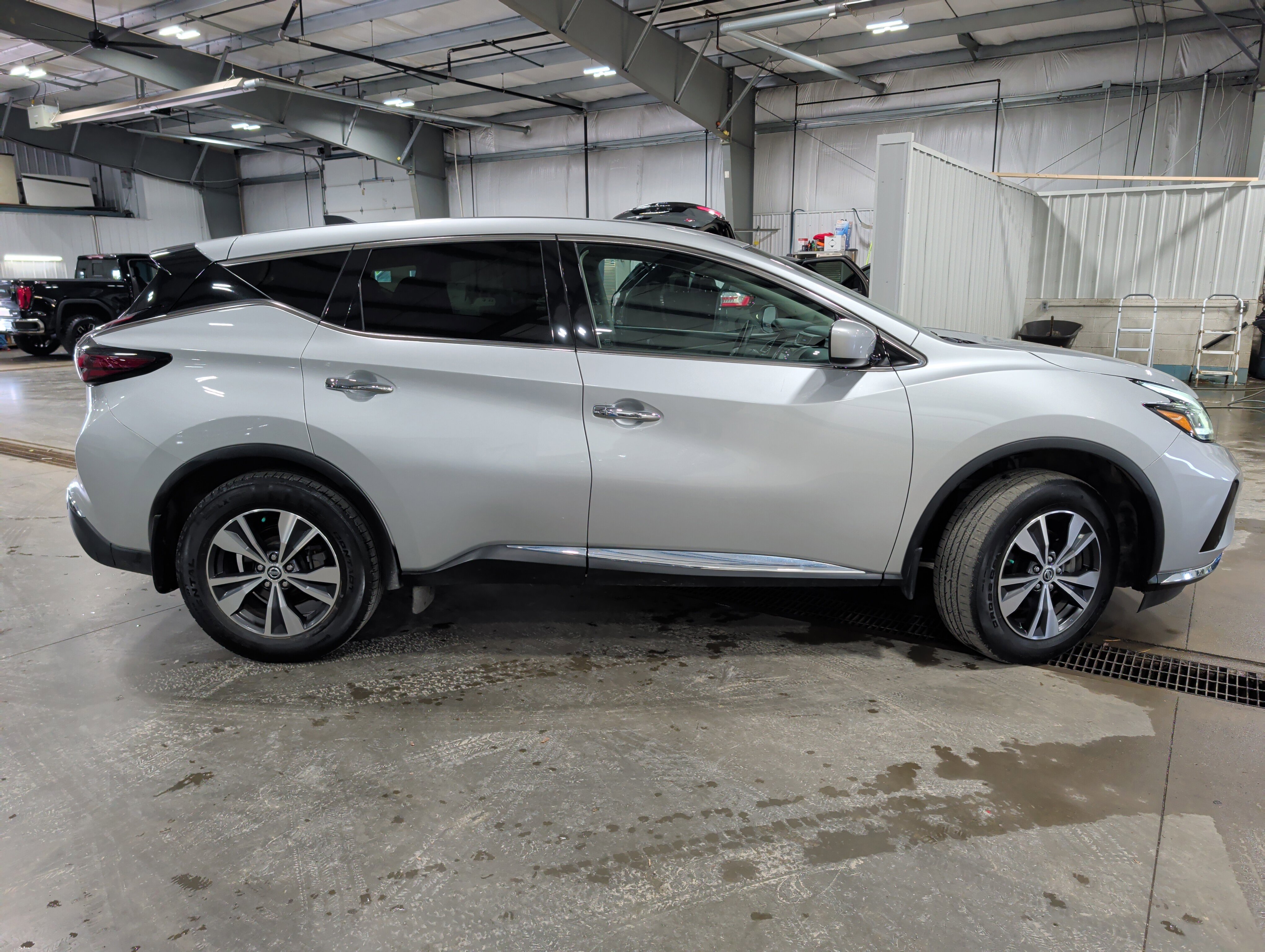 Used 2022 Nissan Murano S AWD/4WD image 2