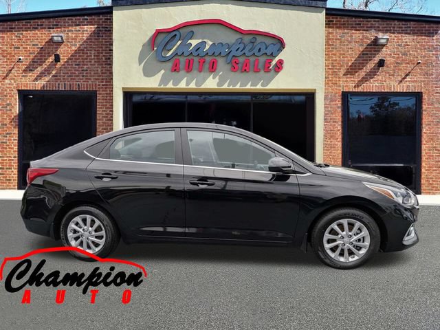 Used 2022 Hyundai Accent SEL FWD image 3