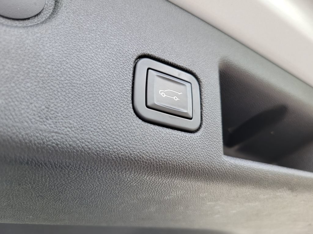 Used 2019 Chevrolet Equinox Premier FWD image 30