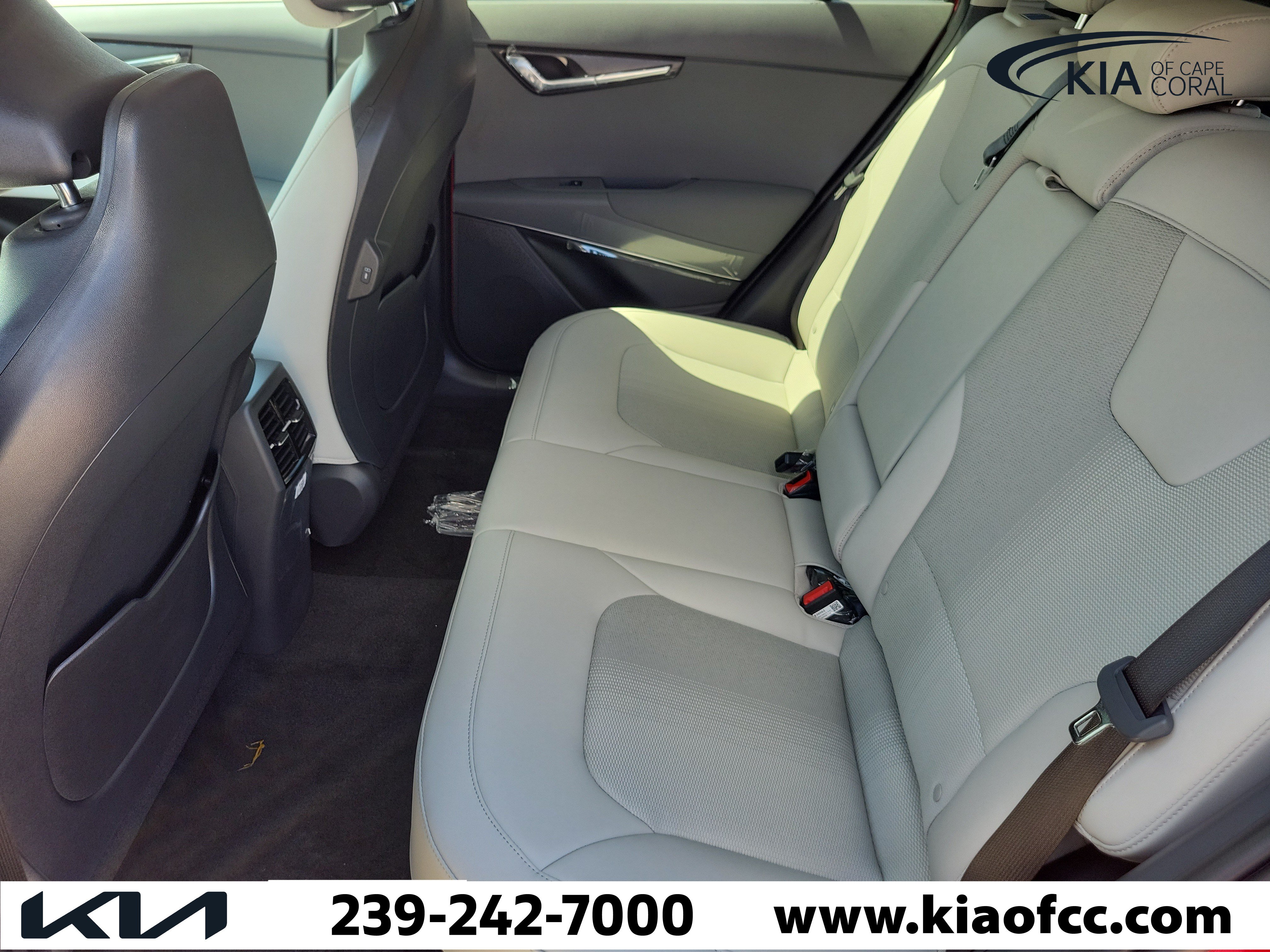 New 2026 Kia Niro EX FWD image 12