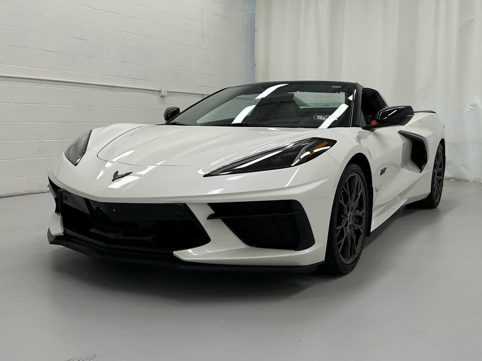 Used 2023 Chevrolet Corvette Stingray Premium Conv w/ Z51 Performance Package image 4