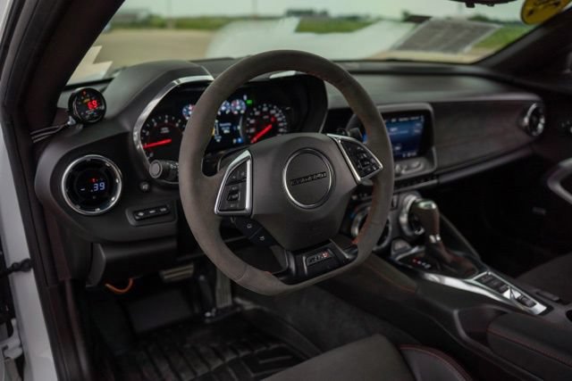 Used 2019 Chevrolet Camaro ZL1 RWD image 11