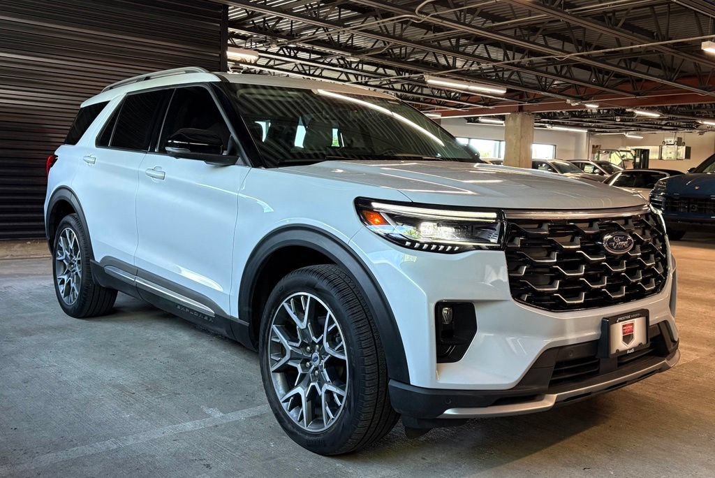Used 2025 Ford Explorer Platinum w/ Ultimate Package AWD/4WD image 12