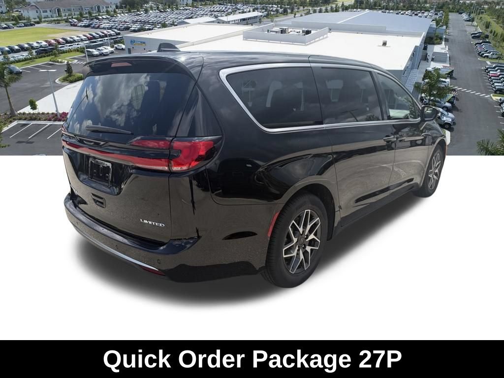 New 2027 Chrysler Pacifica Limited FWD image 4