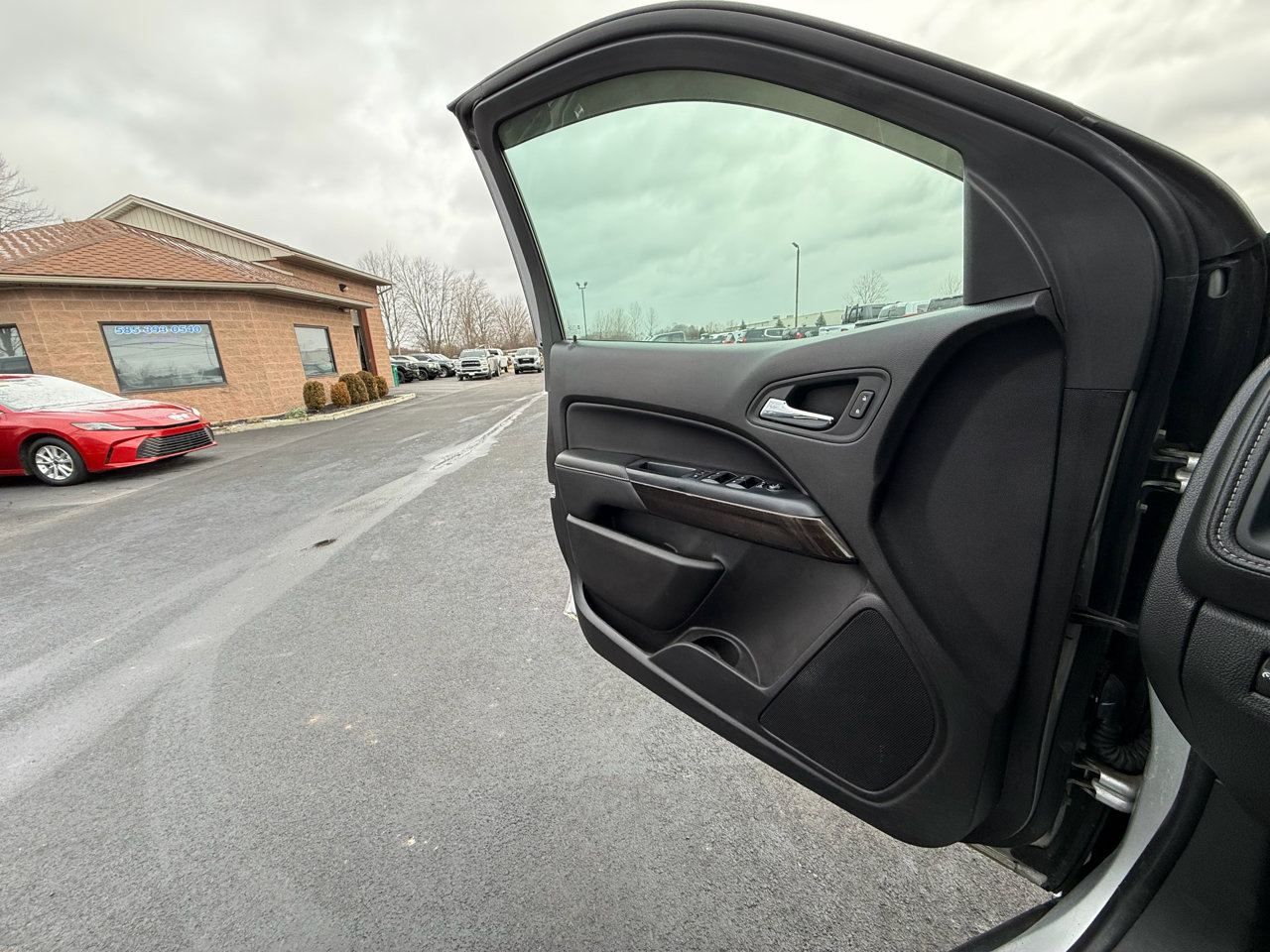 Used 2017 GMC Canyon SLE w/ SLE Convenience Package image 15