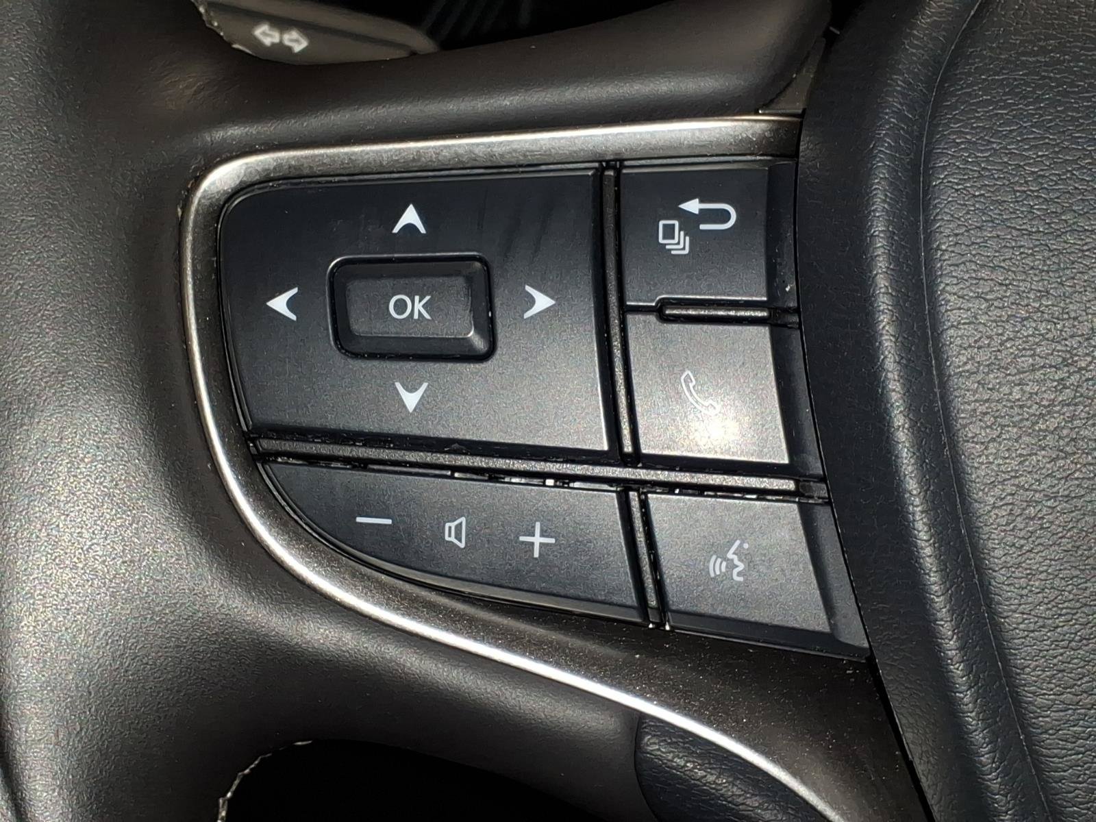 Certified 2022 Lexus UX 250h w/ Premium Package AWD/4WD image 11