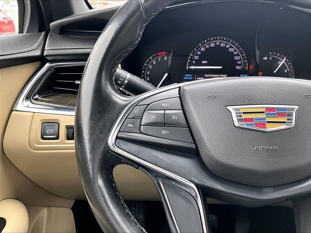 Used 2019 Cadillac XT5 AWD image 16
