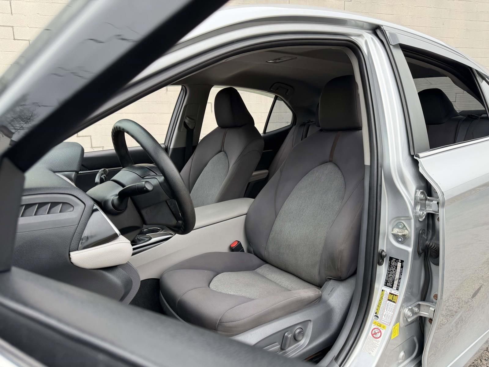 Used 2018 Toyota Camry LE image 24