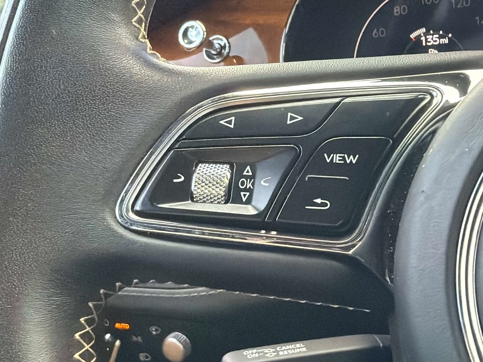 Used 2022 Bentley Bentayga AWD/4WD image 47