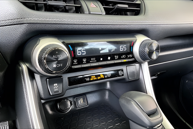 Used 2025 Toyota RAV4 LE AWD/4WD image 23