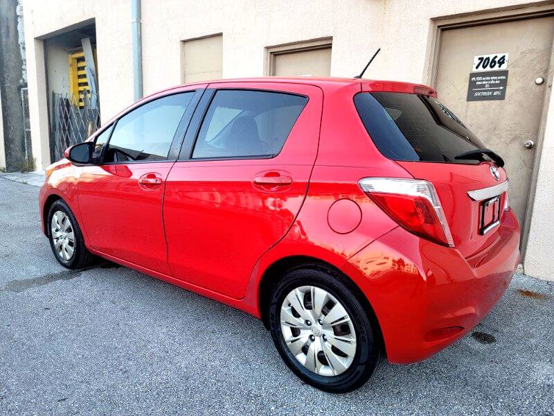Used 2013 Toyota Yaris LE image 27