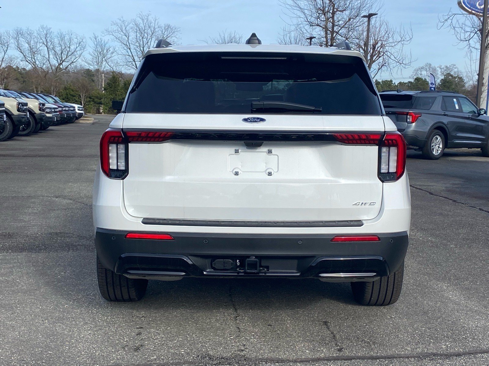 New 2026 Ford Explorer ST-Line w/ ST-Line Street Pack AWD/4WD image 5