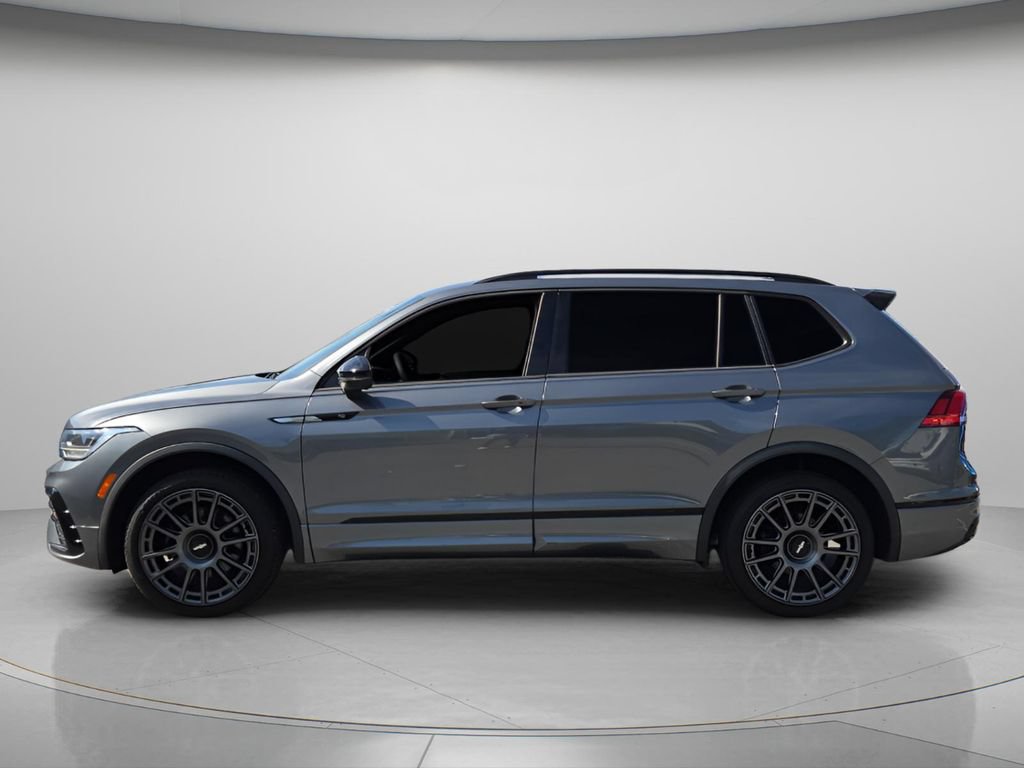 Used 2022 Volkswagen Tiguan SE R-Line FWD image 3