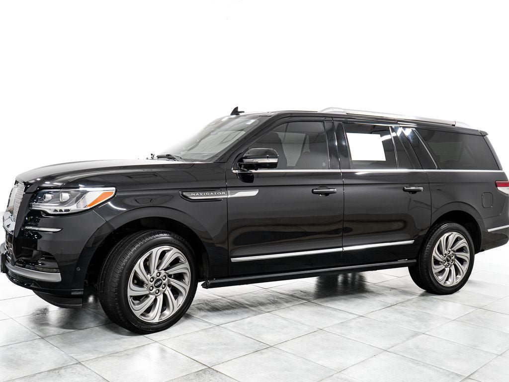 Used 2023 Lincoln Navigator L Reserve w/ Equipment Group 201A AWD/4WD image 4