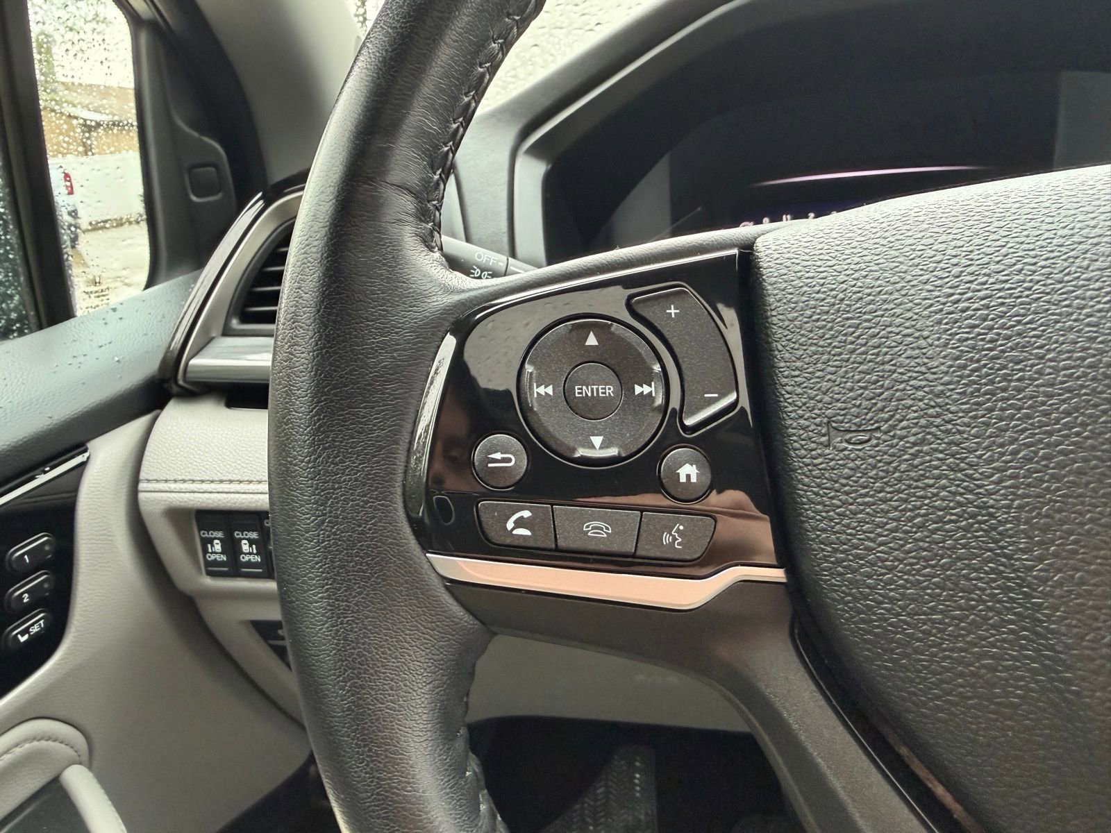 Used 2023 Honda Odyssey Elite image 14