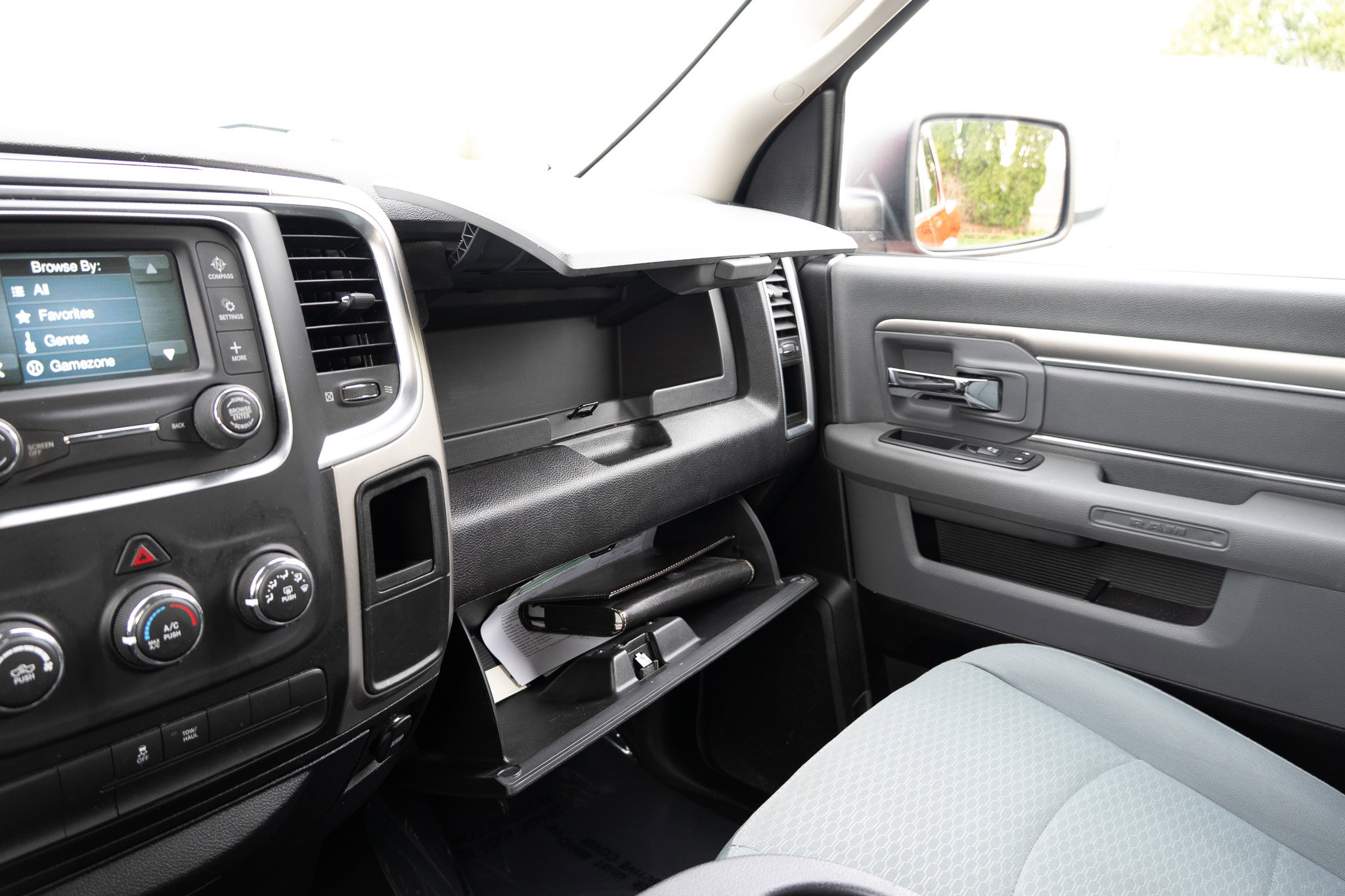 Used 2016 RAM 1500 Classic SLT image 43
