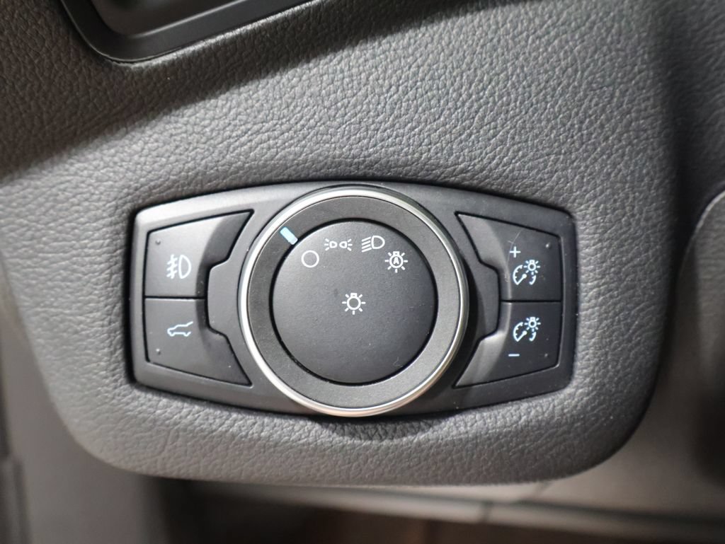 Used 2019 Ford Escape SE w/ SE Sport Appearance Package AWD/4WD image 30