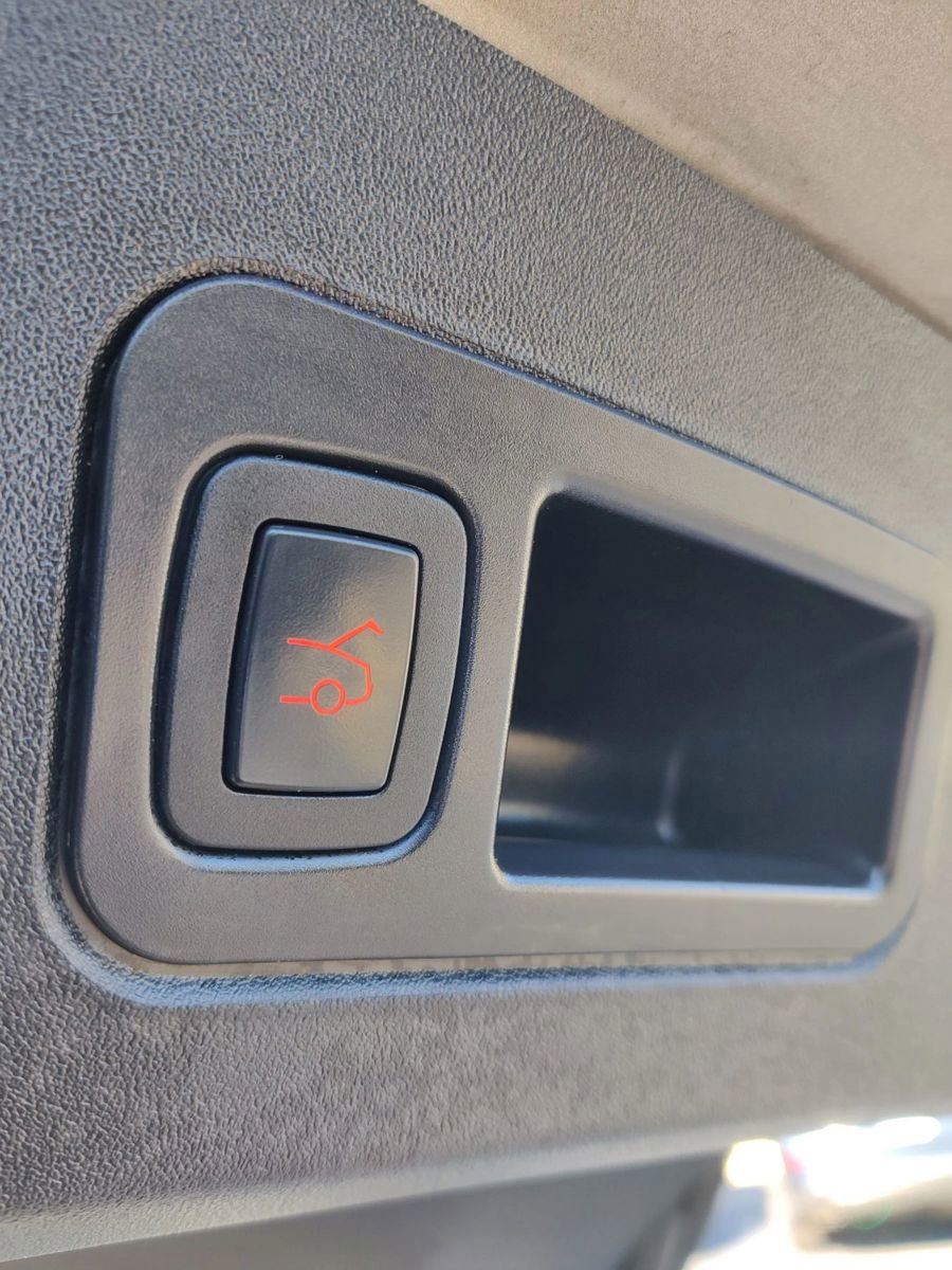 Used 2015 Tesla Model S 85D image 41