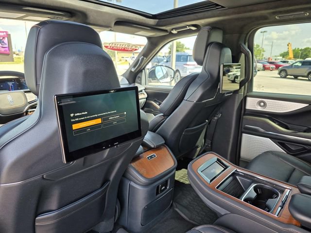 Certified 2025 Lincoln Navigator Black Label AWD/4WD image 8