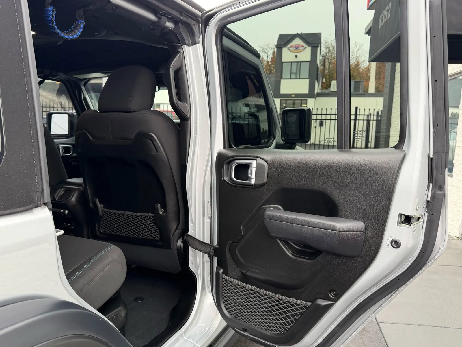 Used 2024 Jeep Wrangler Unlimited Rubicon 4xe w/ Safety Group AWD/4WD image 19