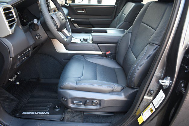 New 2026 Toyota Sequoia Platinum w/ TRD Off-Road Package AWD/4WD image 7