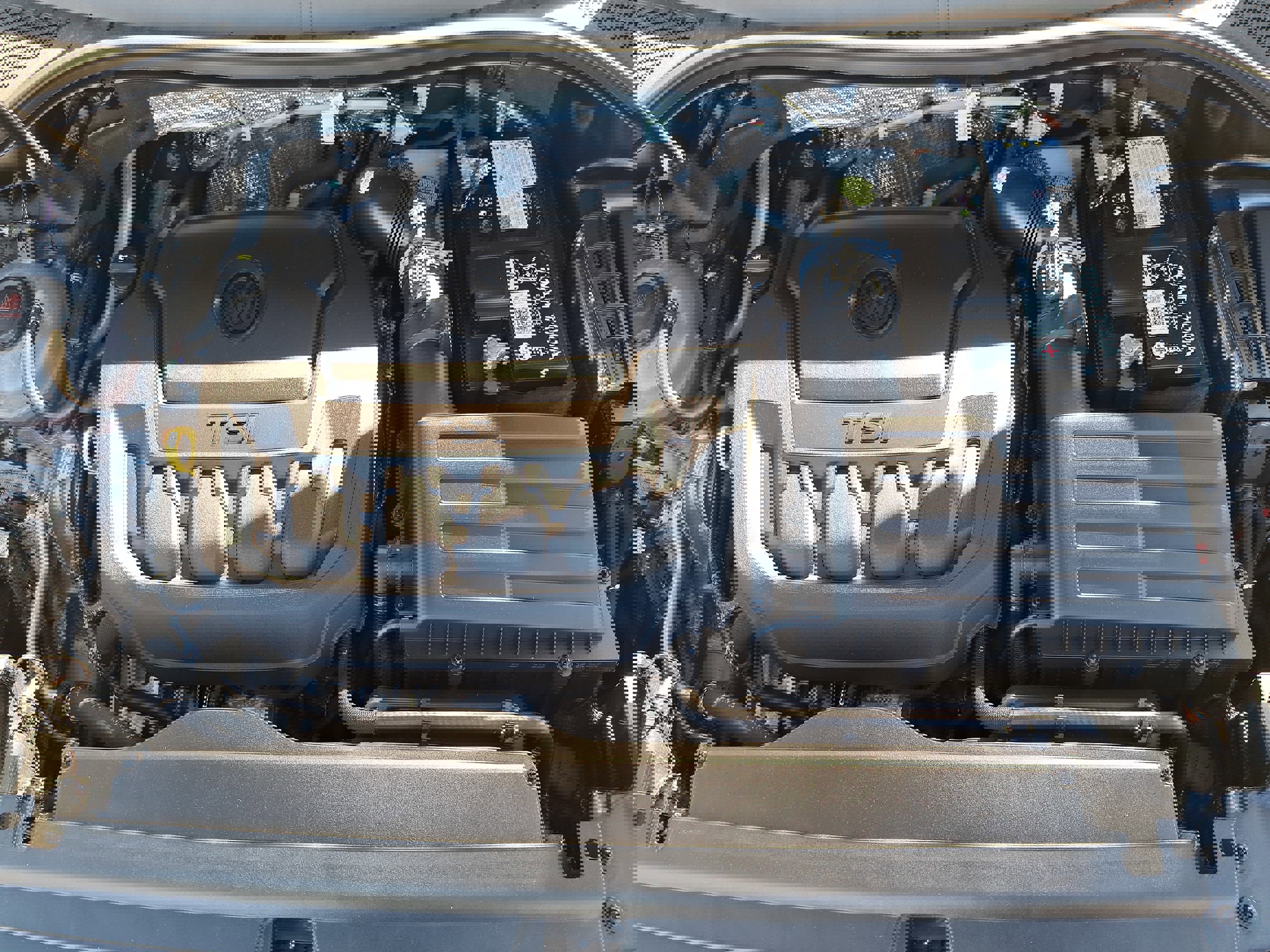 Certified 2024 Volkswagen Tiguan SEL R-Line image 29