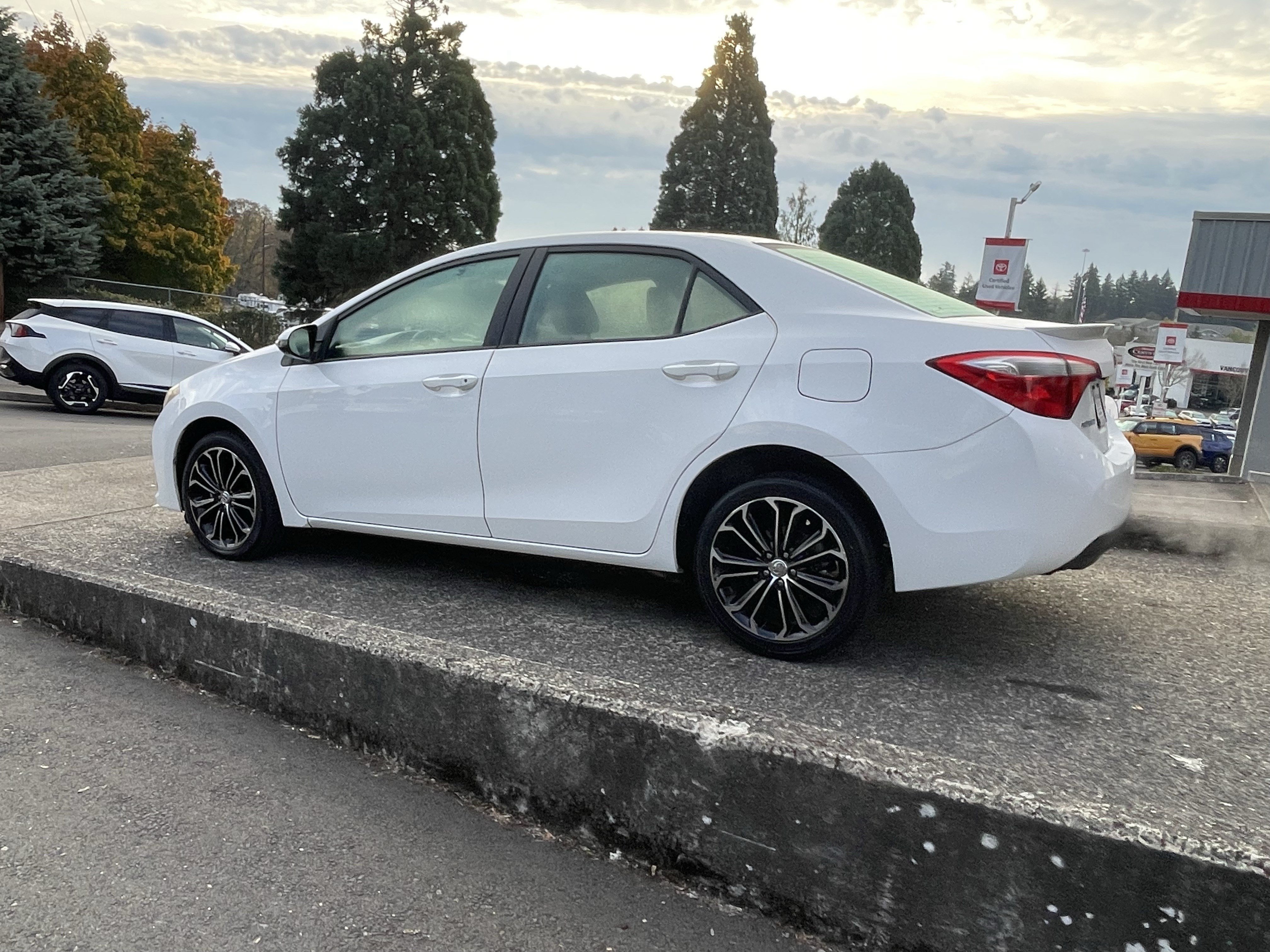 Used 2015 Toyota Corolla S FWD image 5