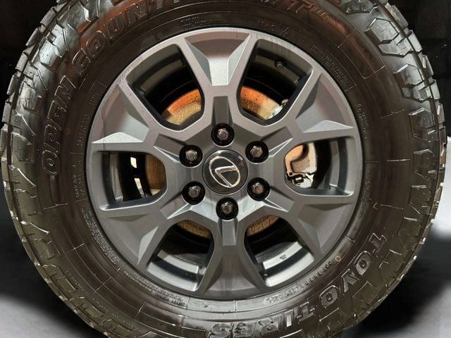 Used 2025 Lexus GX 550 image 34