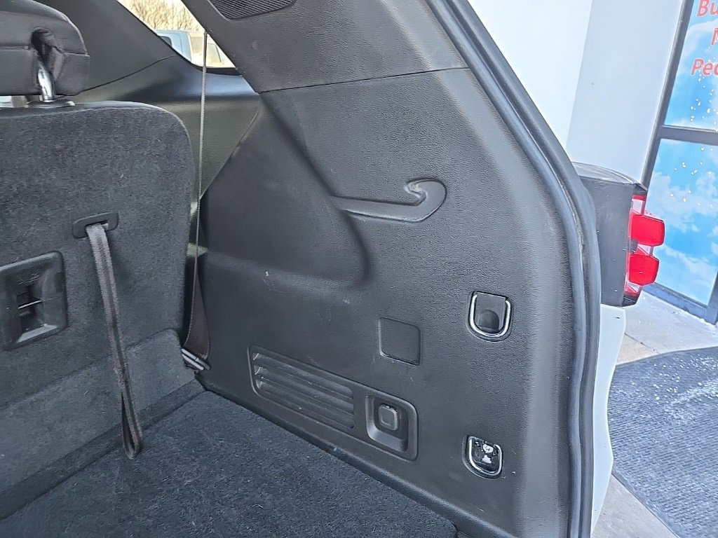 Used 2022 Chevrolet Traverse RS image 98