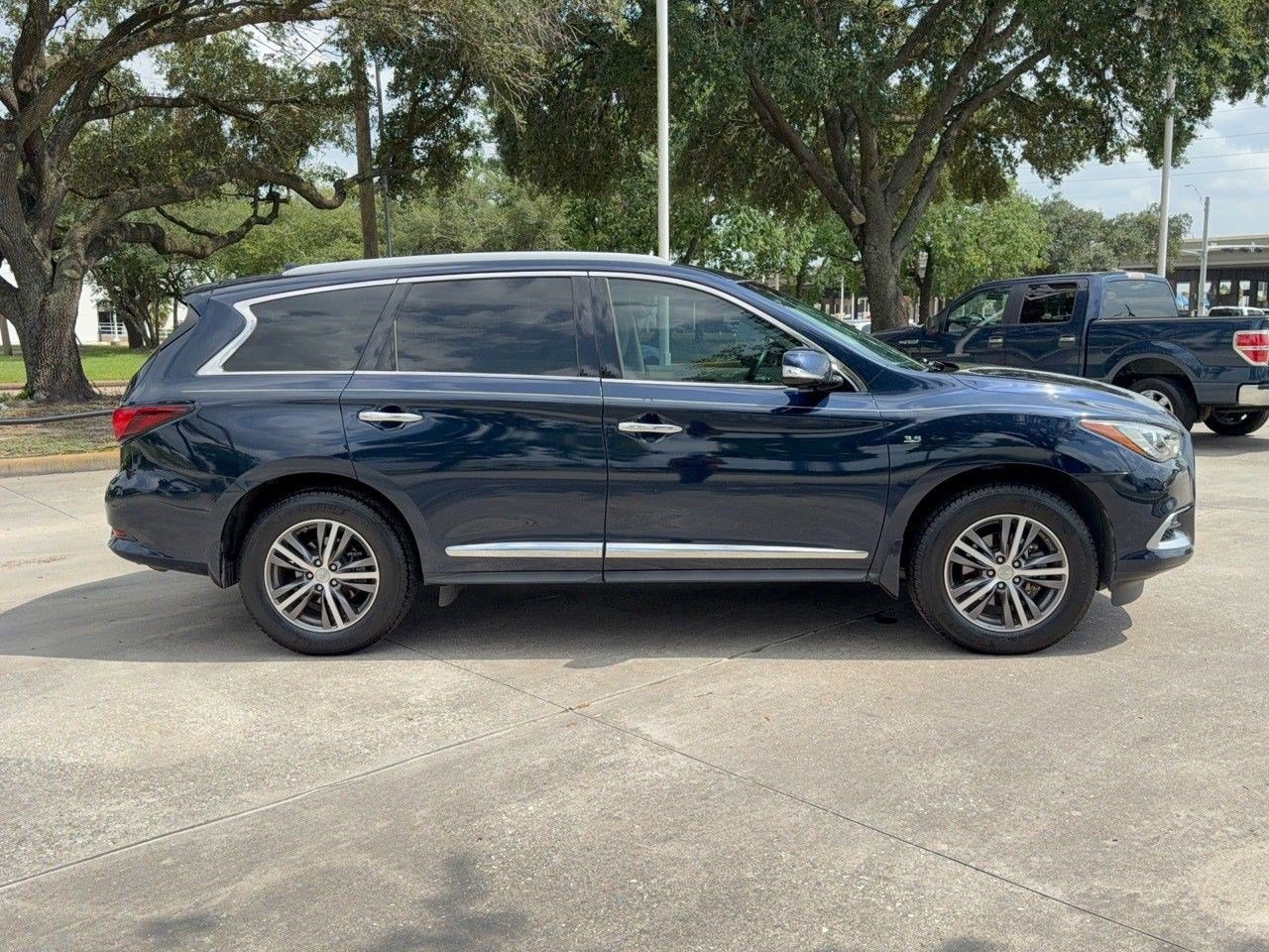 Used 2016 INFINITI QX60 FWD w/ Premium Plus Package image 8