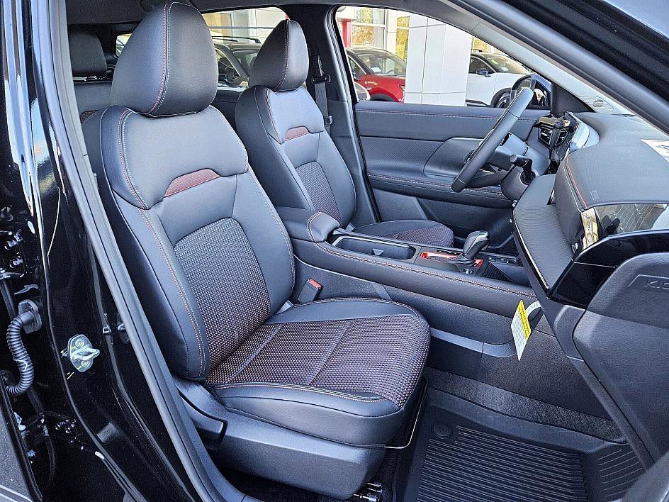 New 2026 Nissan Kicks SR image 16