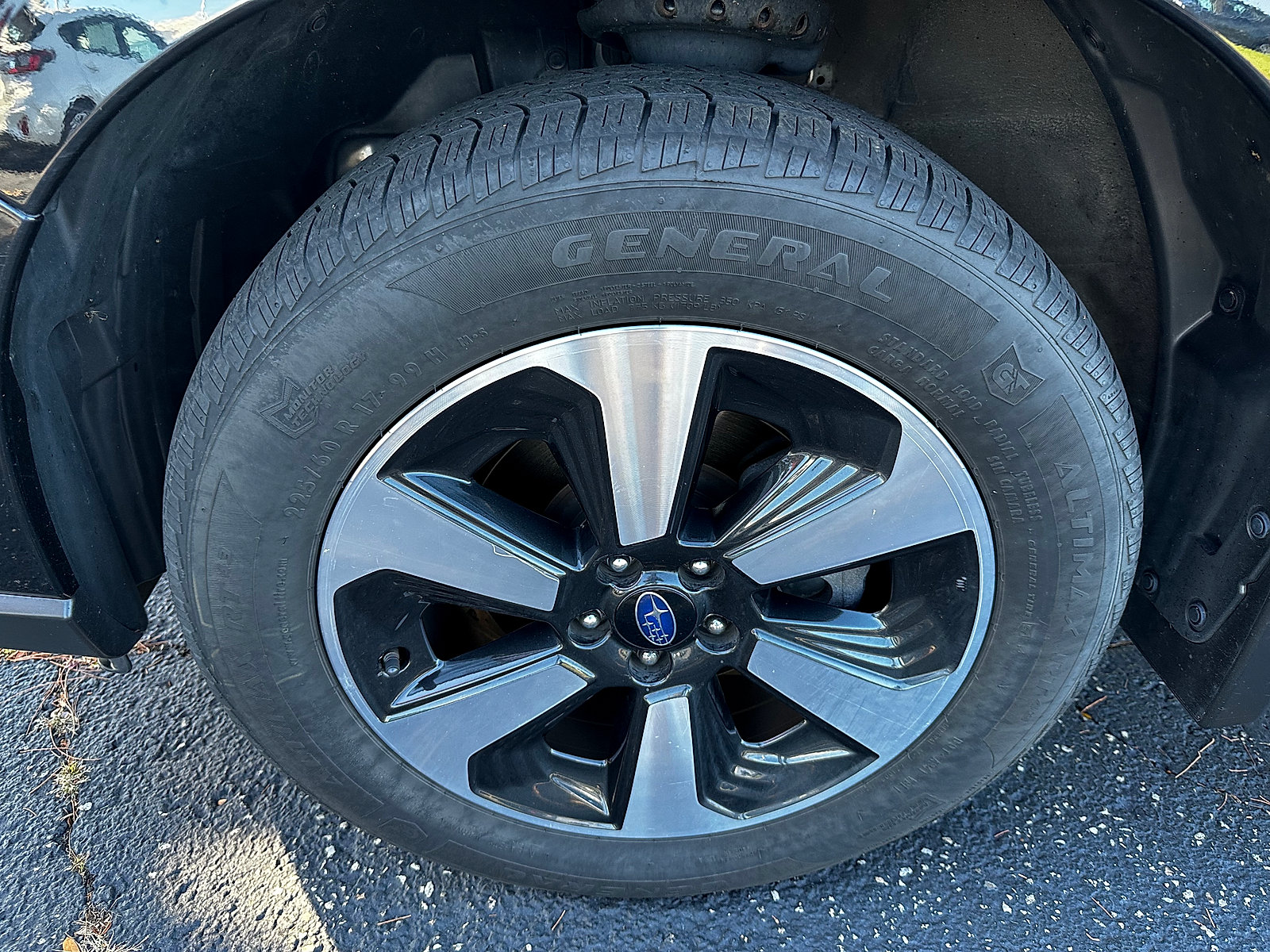 Used 2017 Subaru Forester 2.5i Premium AWD/4WD image 9