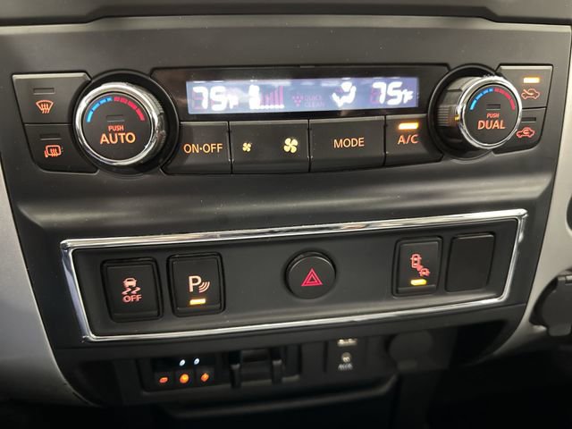 Used 2017 Nissan Titan SV image 17